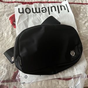 New with tags Lululemon Everywhere Belt Bag - Black